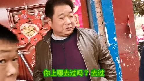 农村大哥带13位厨师，下乡待客，生意火爆!