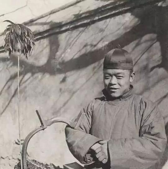100年前的北京地摊老照片,了解他们的"生意经"