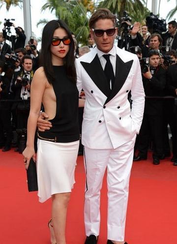  朱珠沙滩比基尼照片