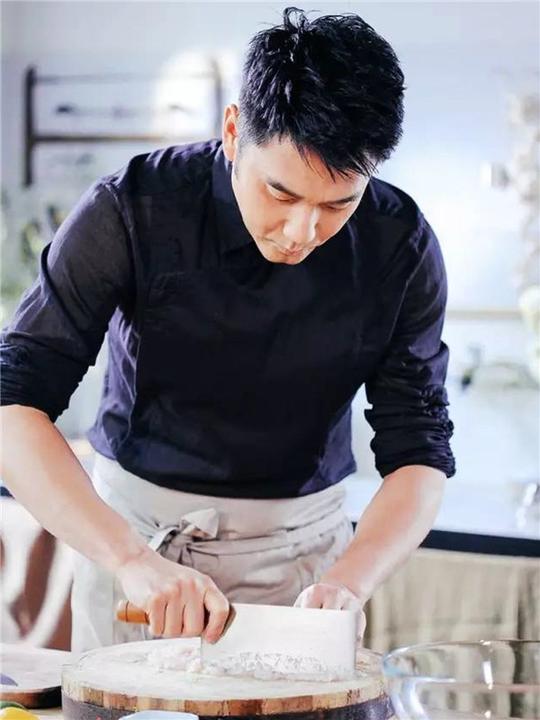 扮演“网络名人”林依轮想执行一个不同的“食物计划”插图1