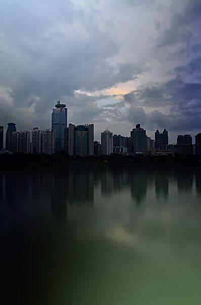 傍晚夜景_图片大全—全景创意图库（quanjing.com）中国领先的正版图片视频素材网站