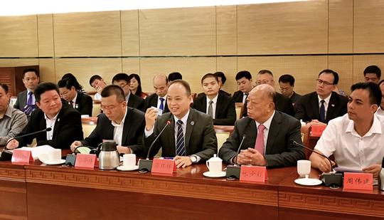 在打造品牌,零售和批发业务上累积了10数年丰富营商经验后把业务申延