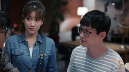 创业时代郭鑫年拿到天使投资喝酒庆贺还少一美女