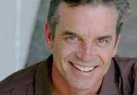 史蒂文&middot;艾克霍尔德特