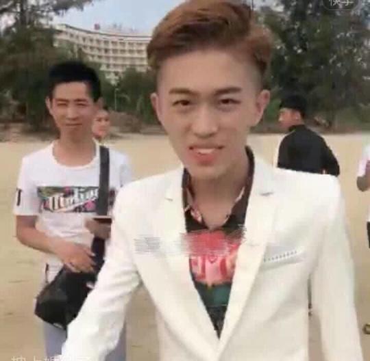 快手难得的正能量,"社会摇第一人"结婚了,网友纷纷祝福