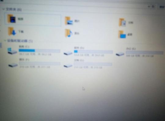5,开机迅速,7-9秒,win10系统,晚上特意试了试lol特效全开fps60.