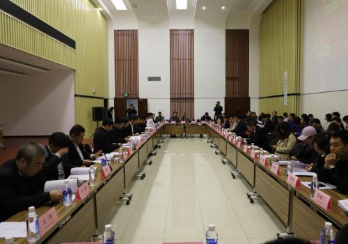 该孵化基地建有600多个孵化工位和多个美菲推广培训教室多功能会议厅企业服务中心等功能模块