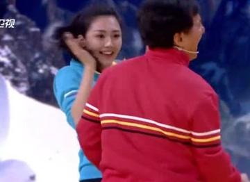 黄梦莹打成龙杨幂表情