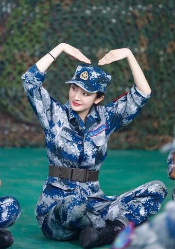 杨幂真正男子汉表情包