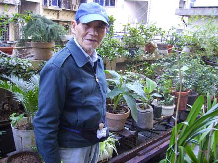小区附近的居民说,因为卢依伯早年在台湾做木器生意,大家都爱亲切