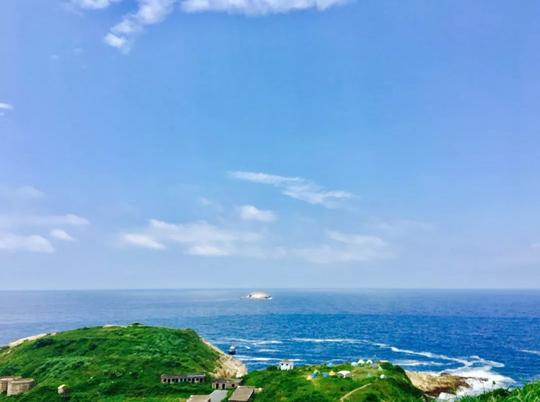 "蓝眼泪"美炸了!浙座海岛也藏了个世外桃源,碧海蓝天触手可及!