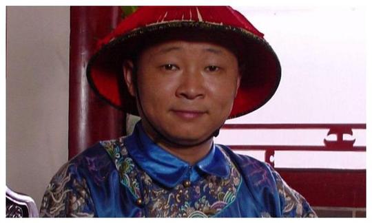 演员赵亮:走红后迎娶小16岁娇妻，一家人上山创业养鸡再获成功