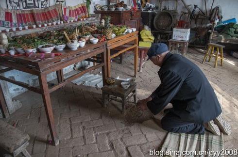 [转载]送家堂,沂蒙人最盛大的过年祭祀&lt;/strong&gt;场面
