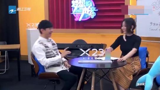 林俊杰为张靓颖出谋划策引无奈，直呼:那搞笑了，明星们讲四川方言!