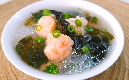 纯手工零添加，虾滑紫菜粉丝汤，只需记住这两步，滑嫩q弹，鲜香味美，宝妈们可不要错过了!
