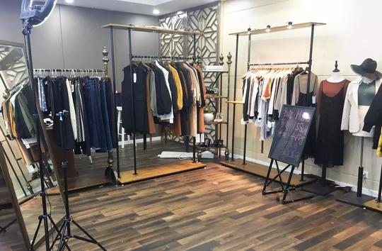 服装创业,直播+电商,服装卖货新模式