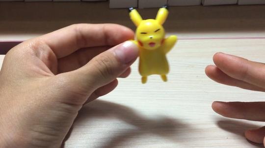 拆一个外表空白的盲盒(注:第一次发视频，有什么不好的呢，请不要介意。)在