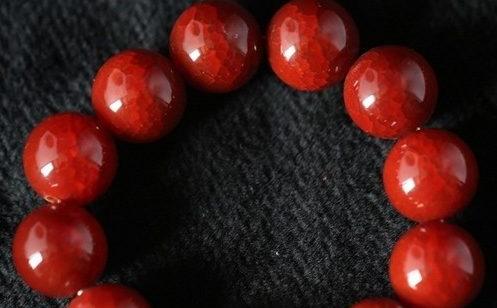 红玛瑙一直都有"东红玛瑙"和"西红玛瑙"之分.