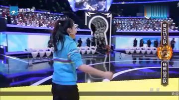 黄梦莹打成龙杨幂表情