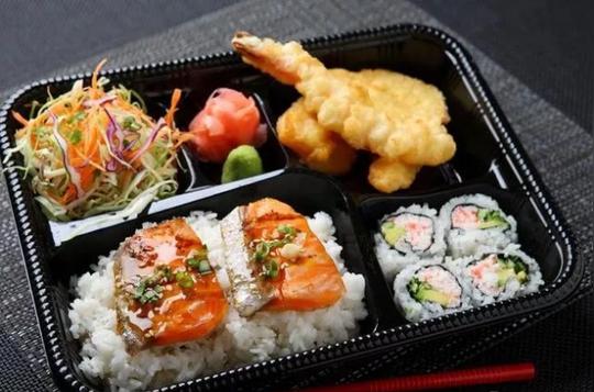 90后创业做餐饮，每天200多单外卖，跟线下单量持平