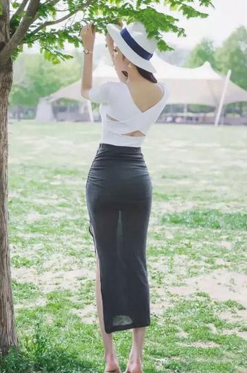 翘臀撸管健身运动表情