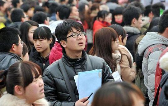 去哪玩|人才被“滥用”?大学生不当白领，跑去送外卖，社会怎么了?