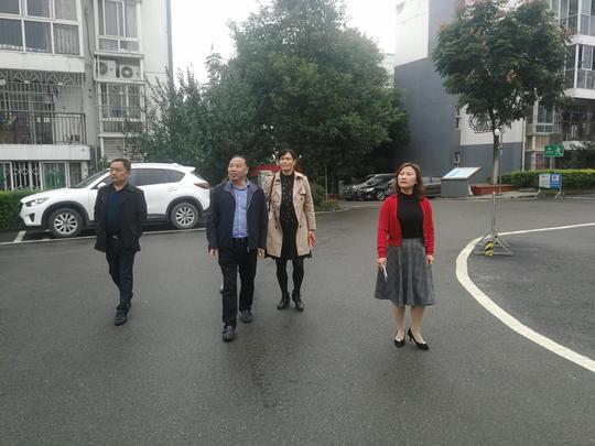兴隆街道党工委书记到田园诗驿小区调研指导城乡社区发展治理工作