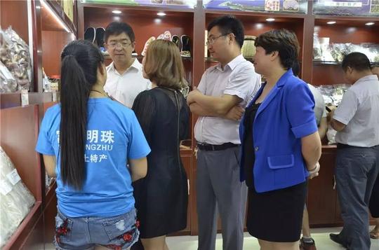 岚皋县民主镇"社区工厂"妇女就业创业园正式开园啦!