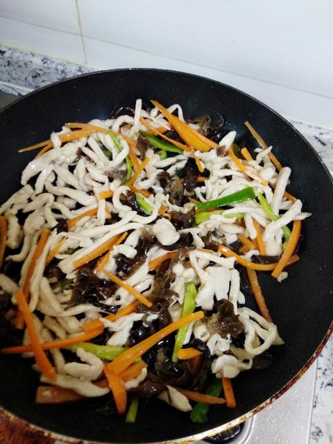 鱼香肉丝怎么做好吃视频教程