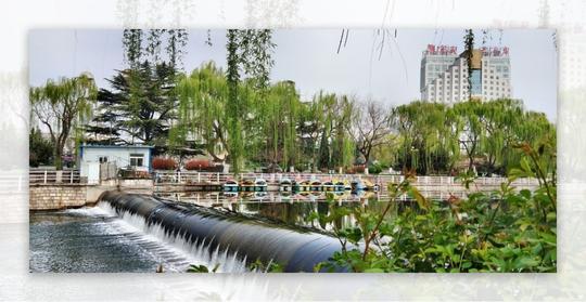 小城河畔