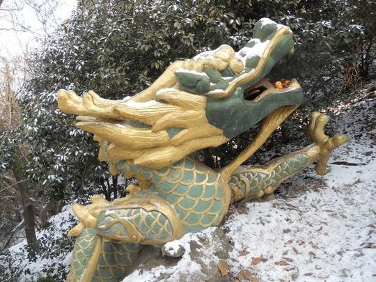 中华门城门楼上舞大龙