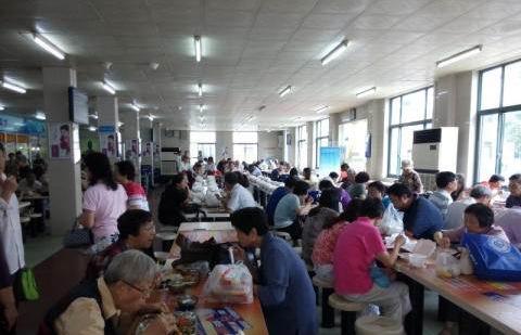 生意火爆万人大学食堂招租无房租，教技术，月入2万