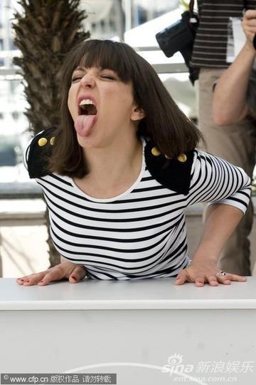 做鬼脸可爱吓人表情包