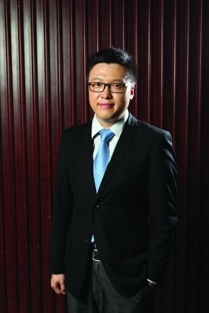 邵金华电影《中国合伙人》中,三名大学生的创业故事,激励了很多年轻