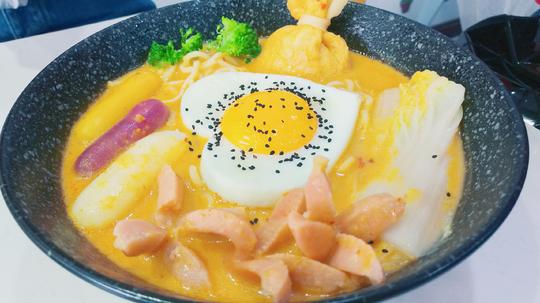 抖音火爆了的网红神店"泡面小食堂"来天津了!100多种泡面超满足