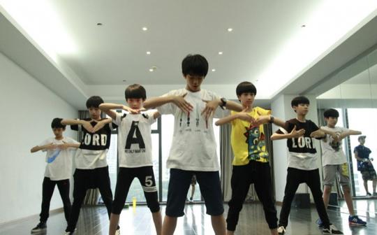 【tf家族恋爱禁止团】20150815舞蹈表演
