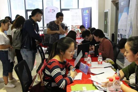 简历一沓沓部份招聘企业01深圳市杰尔斯展示股份有限公司招聘职位