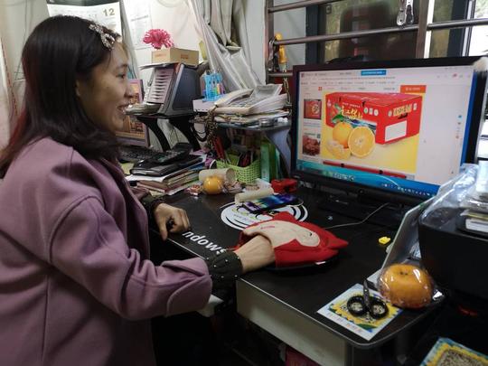 打工夫妻回乡创业带乡亲搭上"电商快车"