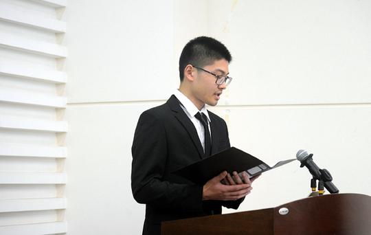 管理学院举行"峰雷杯"大学生社交电商创业大赛答辩会