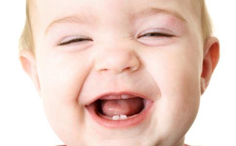 宝宝一般几个月长牙比较正常