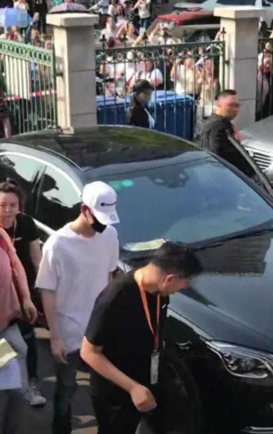 抖音延边借给粉丝豪车(抖音3元1000粉网站)-直播大全