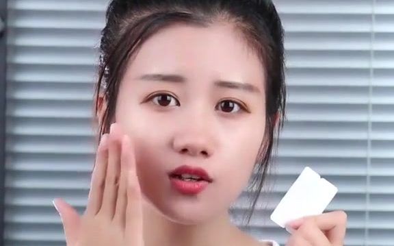 春天贴生长贴小孩子真的会长高吗