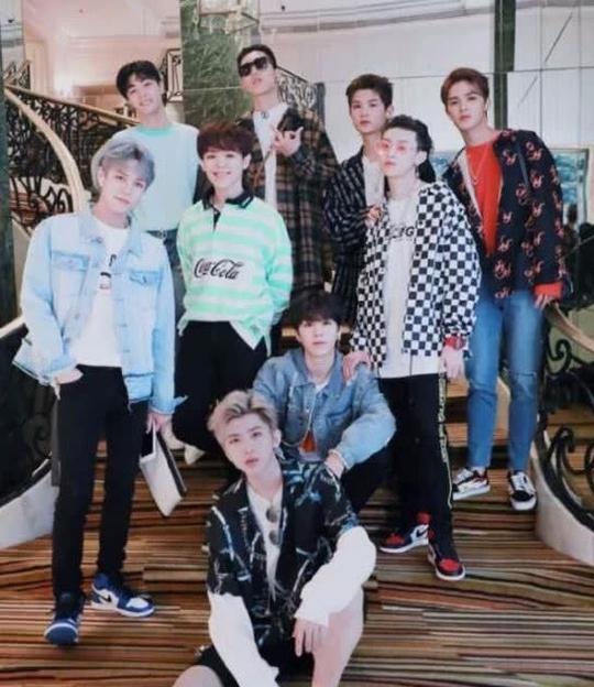 《百分九少年》,这是爱奇艺为《偶像练习生》出道九人组ninepercent