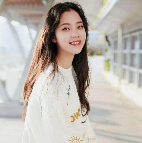 原创娜娜内衣广告穿太多引吐槽,和王源搭档像小学生过家家,贵在可爱