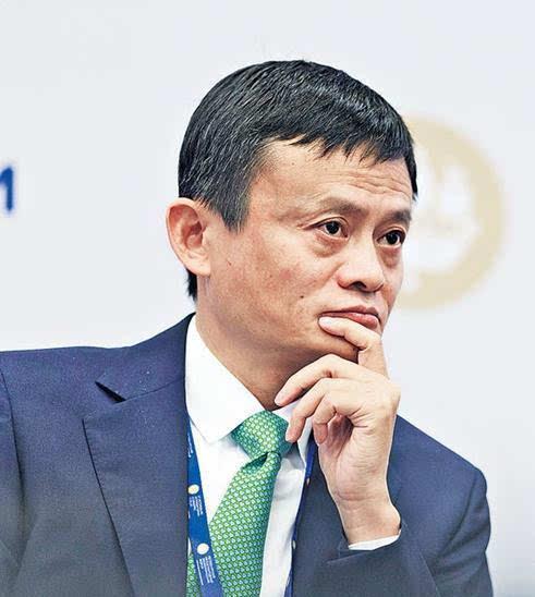 峰会的阿里巴巴创办人马云,他提到自己在创业路上曾经历过很多次失败
