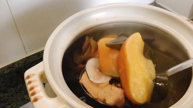 孩子秋季经常流鼻血是怎么回事