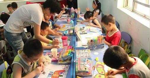 少儿美术教育教育培训机构加盟怎么样?美术王国加盟支持好，做投资是您的智慧之选!