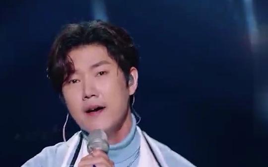 抖音超火歌曲《云与海》，歌词句句戳心，听一次痛一次