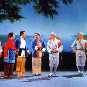 1971年谭元寿主演的革命京剧