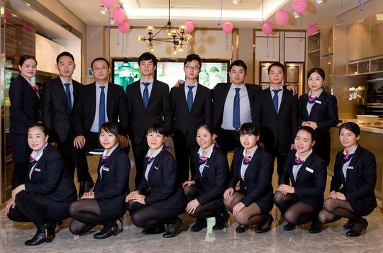 【冠军伴我行】贺战略合作伙伴中誉宏获欧派集团集成家居总冠军|众博<wbr>徐国刚